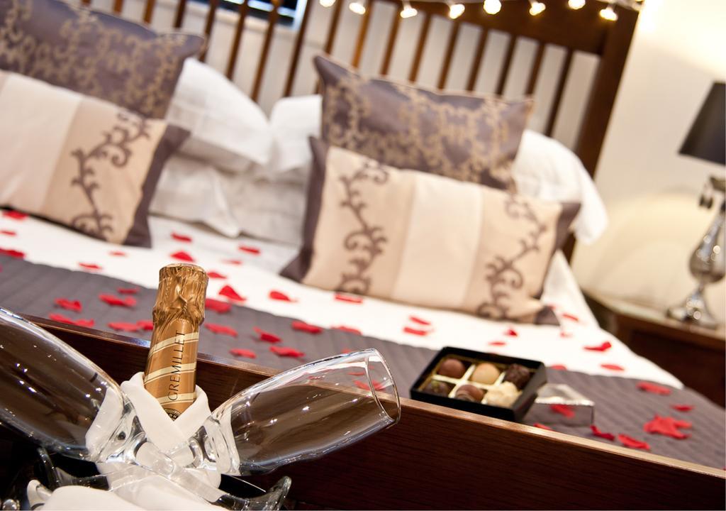 The Howbeck & The Retreat Incl Off-Site Health Club And Parking Ev Point Available Уиндермир Экстерьер фото